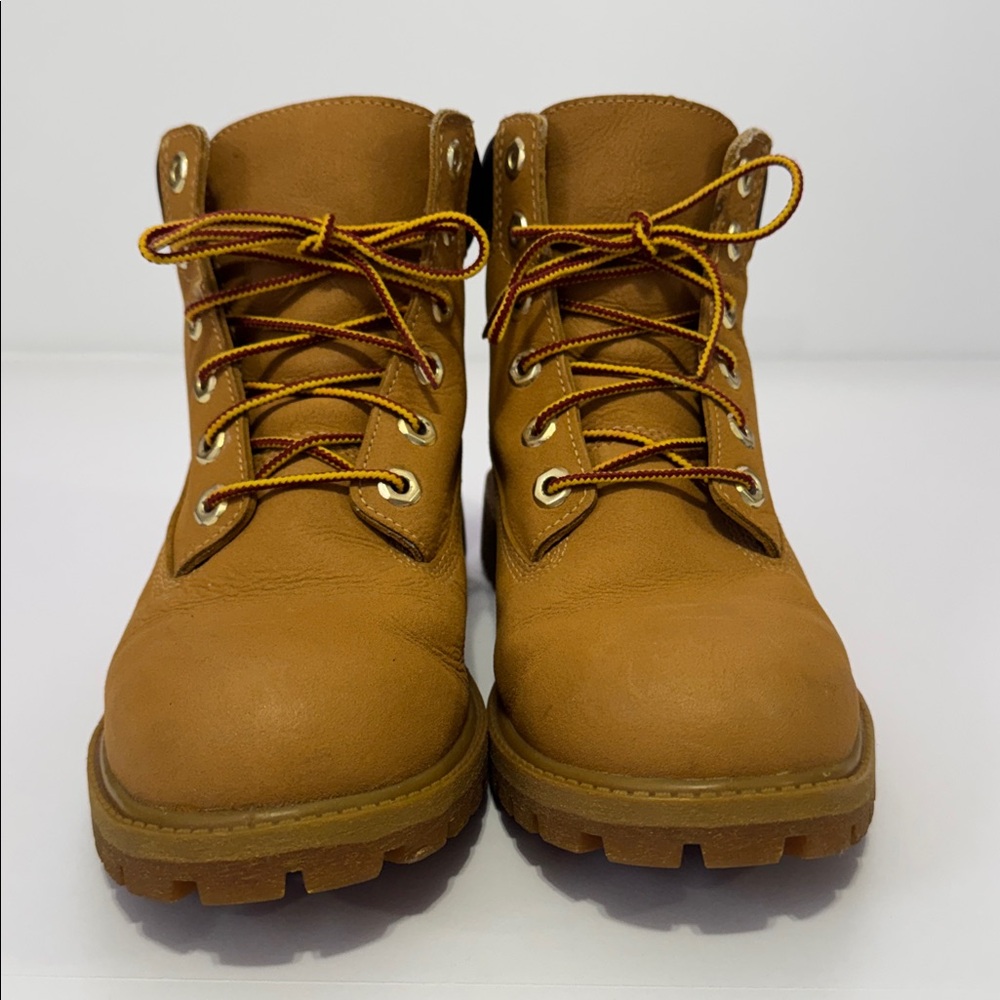 Timberland boots size 5.5 boy